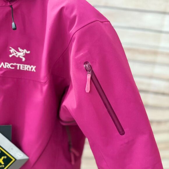 Arc'teryx Fuchsia GORE-TEX Down Jacket, Outdoor Windproof and Warm Hooded Jacket - Picture 5 of 7